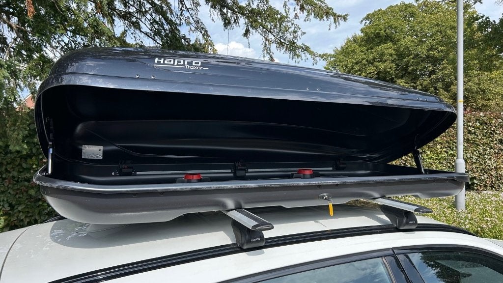 Te huur grote 530 liter Hapro Traxer 8.6 Brilliant dakkoffer, Ophalen, Zo goed als nieuw