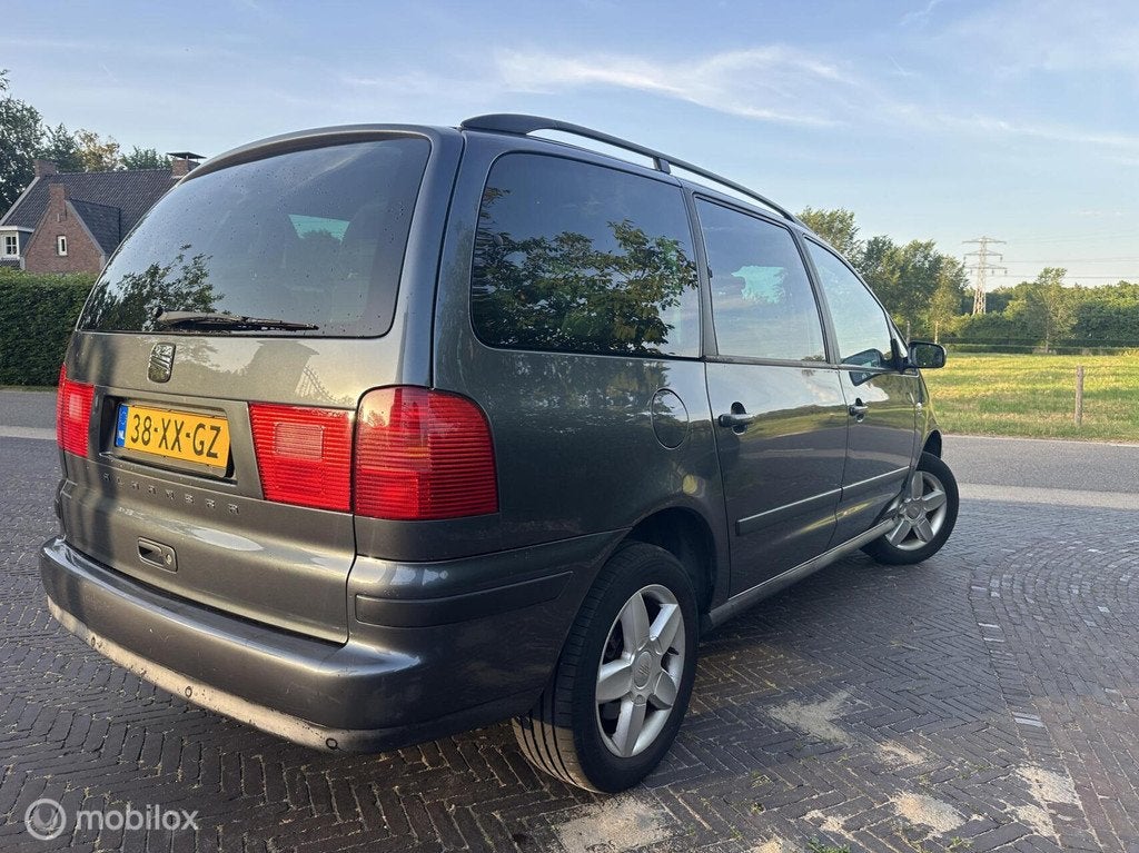 Seat Alhambra 1.8 150pk! 7-personen Airco PDC EXPORT✅, Auto's, Seat, Voorwielaandrijving, Stof, Gebruikt, Zwart