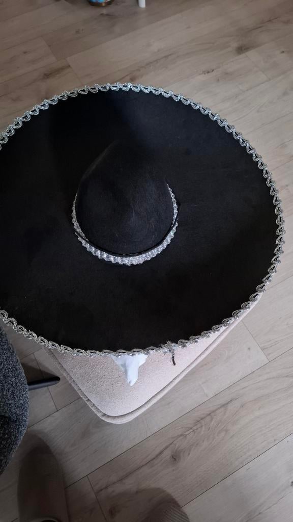 Mexicaanse Sombrero met Doodshoofden, Ophalen of Verzenden, Zo goed als nieuw, Hoed of Pruik, Halloween of Griezel
