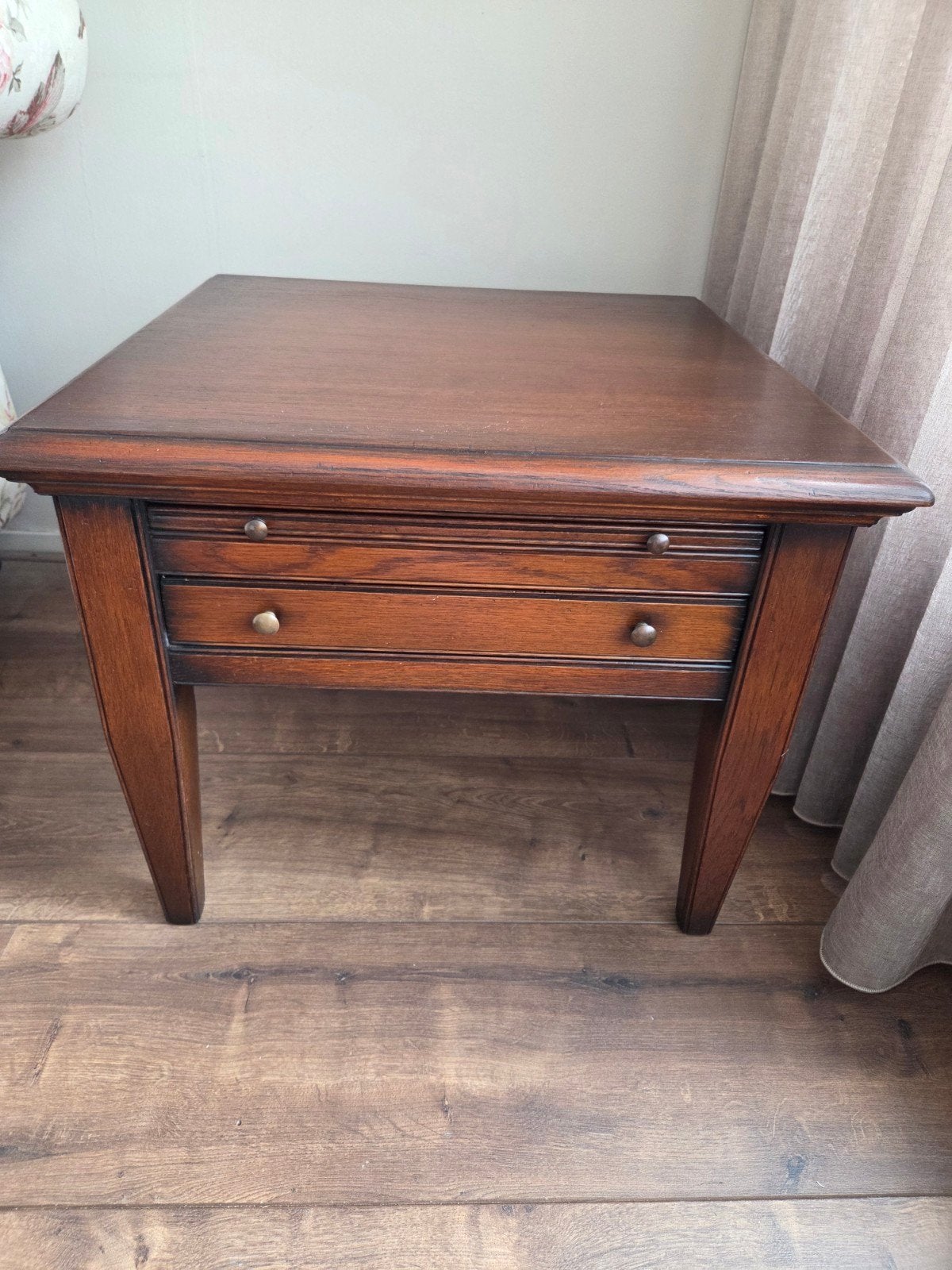 Houten bijzettafel met lade - 60x60 cm, Huis en Inrichting, Tafels | Bijzettafels, Ophalen, Vierkant, 45 tot 60 cm