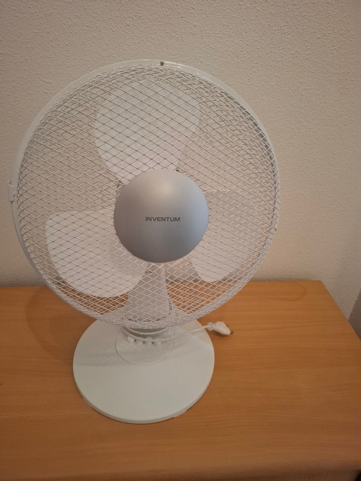 Inventum Tafelventilator - Compact en Krachtig, Witgoed en Apparatuur, Ventilatoren, Ophalen, Gebruikt, Tafelventilator