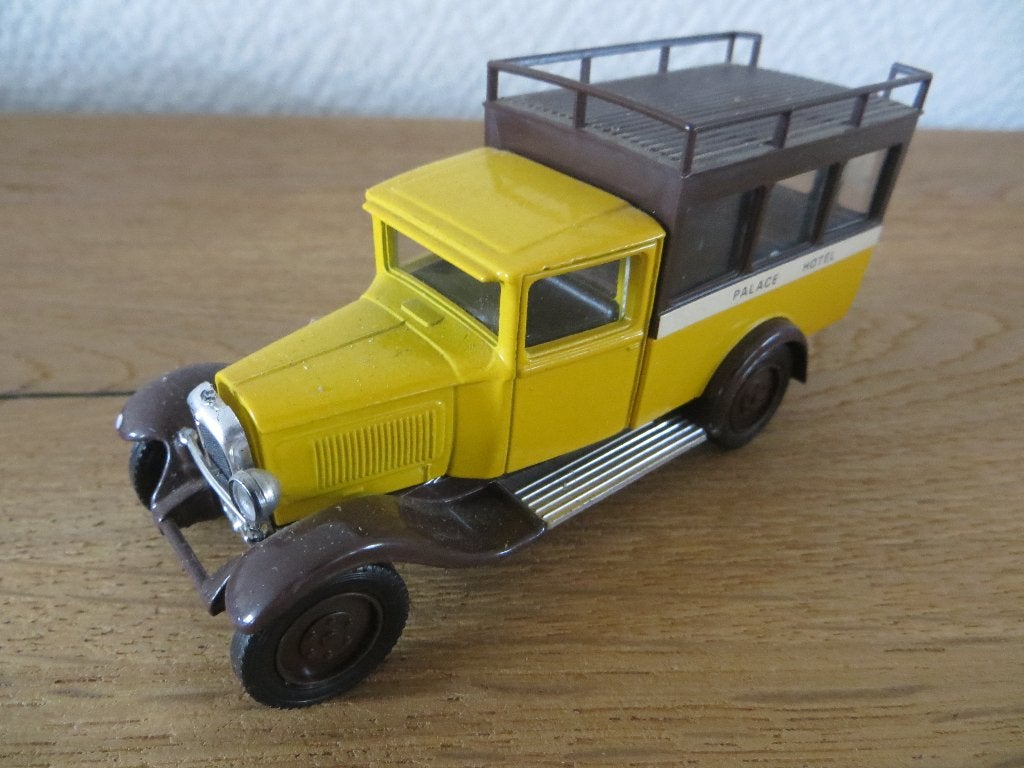 Solido Age d'Or: Citroën C4F Minibus Palace Hotel, Hobby en Vrije tijd, Modelauto's | 1:43, Ophalen of Verzenden, Zo goed als nieuw