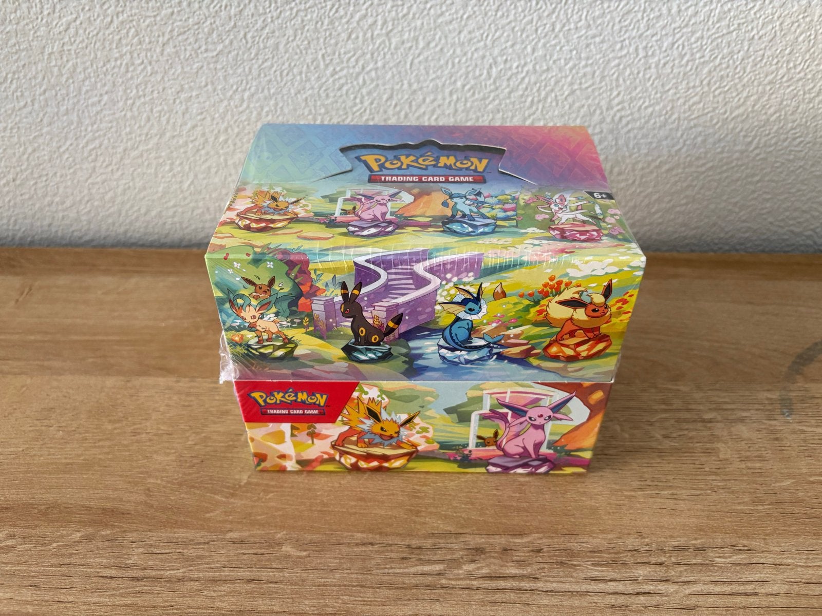 Pokémon Prismatic Evolutions Mini Tin Display, Ophalen of Verzenden, Nieuw, Overige typen