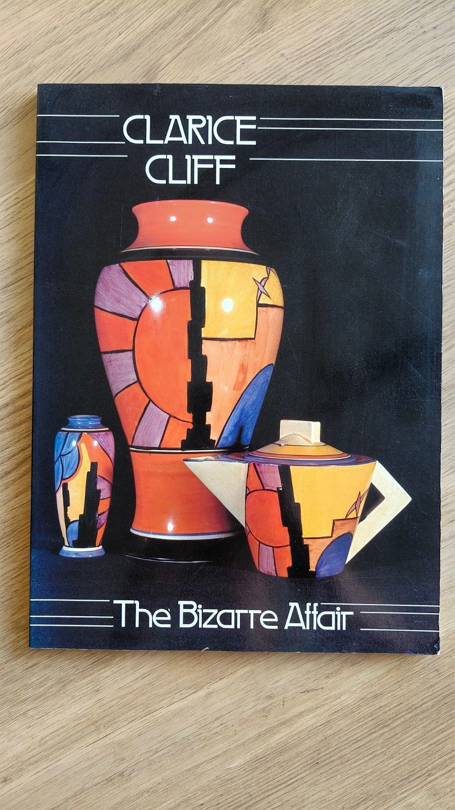 Clarice Cliff: The Bizarre Affair - Kunstboek, Boeken, Ophalen of Verzenden, Gelezen, Overige onderwerpen, Leonard Griffin