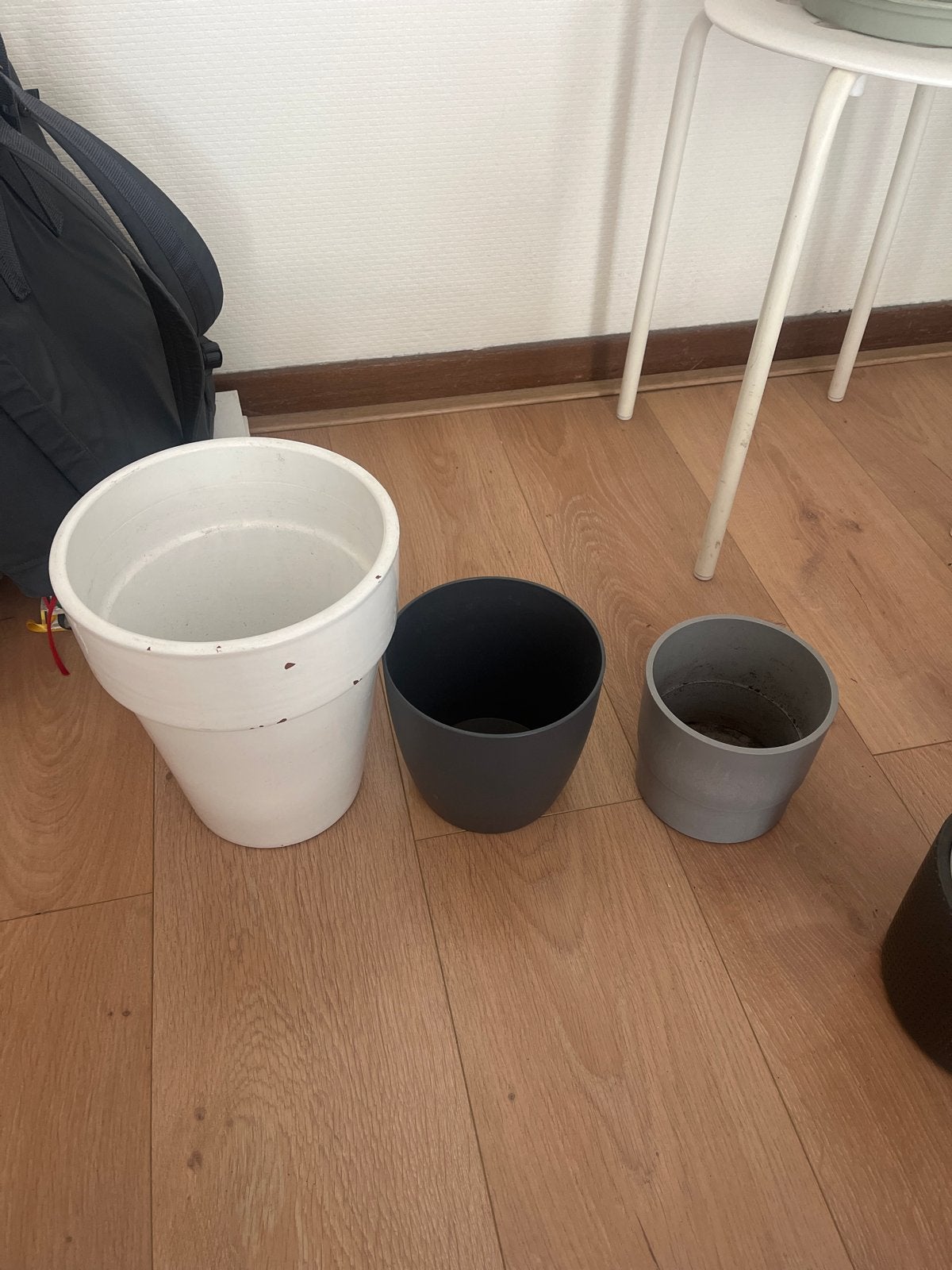 GRATIS Diverse bloempotten: 1 steen 2 plastic, Tuin en Terras, Ophalen, Steen, Gebruikt, Rond
