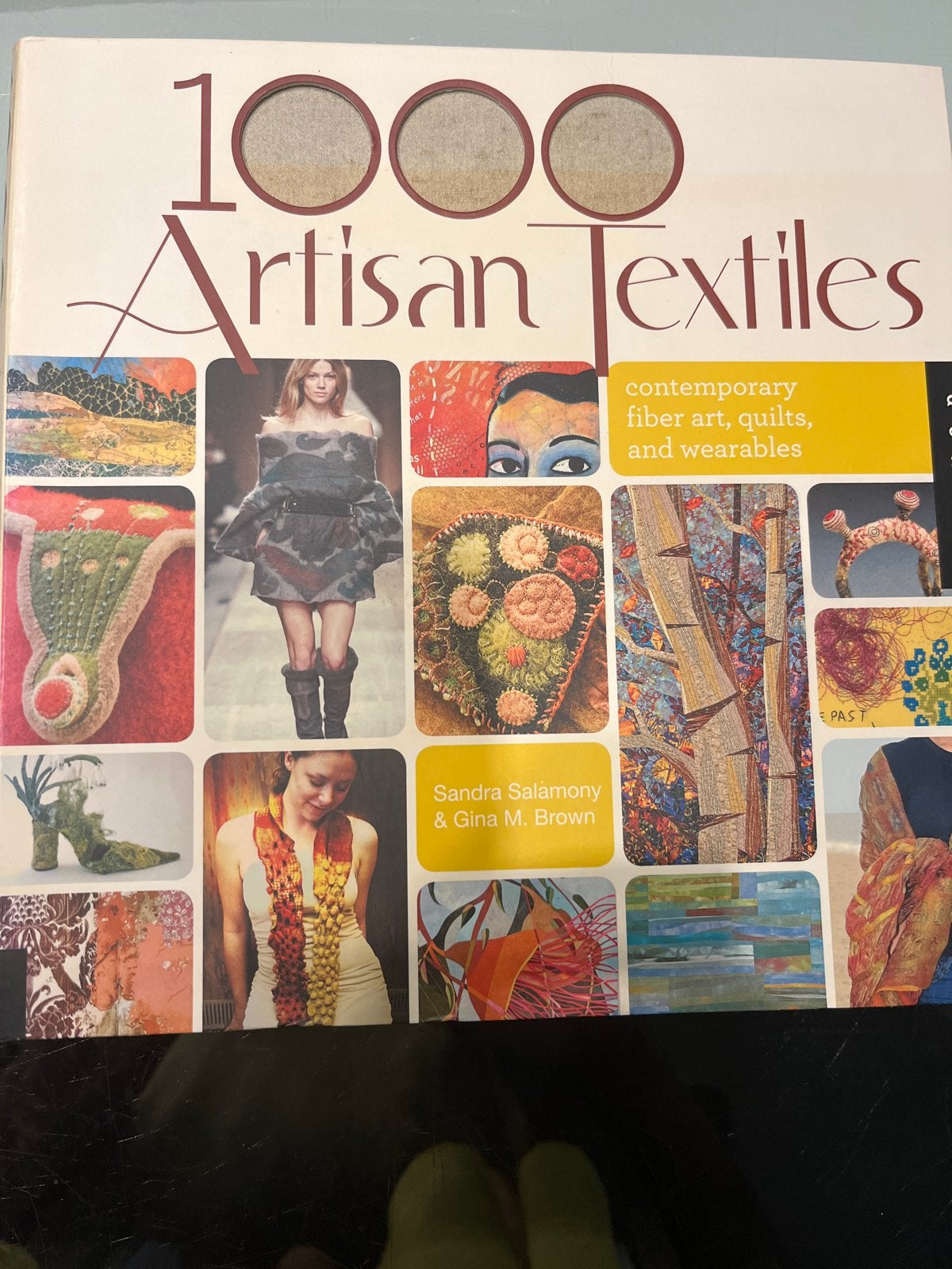 1000 Artisan Textiles: Hedendaagse Vezelkunst, Quilts & Kled, Boeken, Ophalen, Zo goed als nieuw, Overige onderwerpen