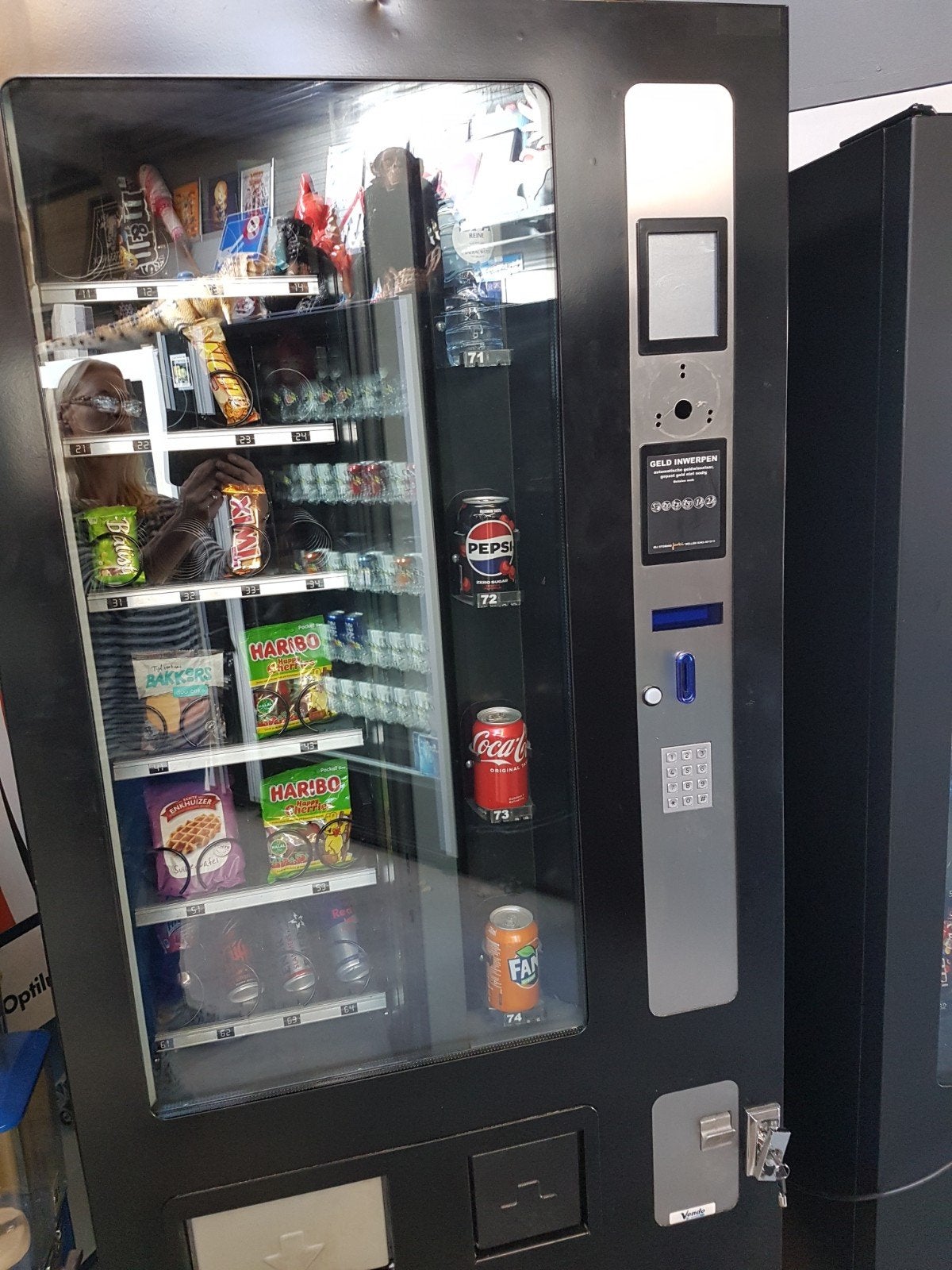 vendo combi automaat Gekoeld, Ophalen