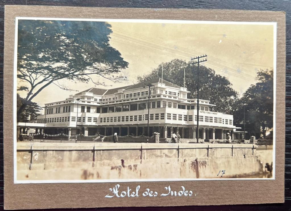 Oude kabinetfoto van Hotel des Indes (Batavia), Foto, Zo goed als nieuw, Voor 1940, Buitenland