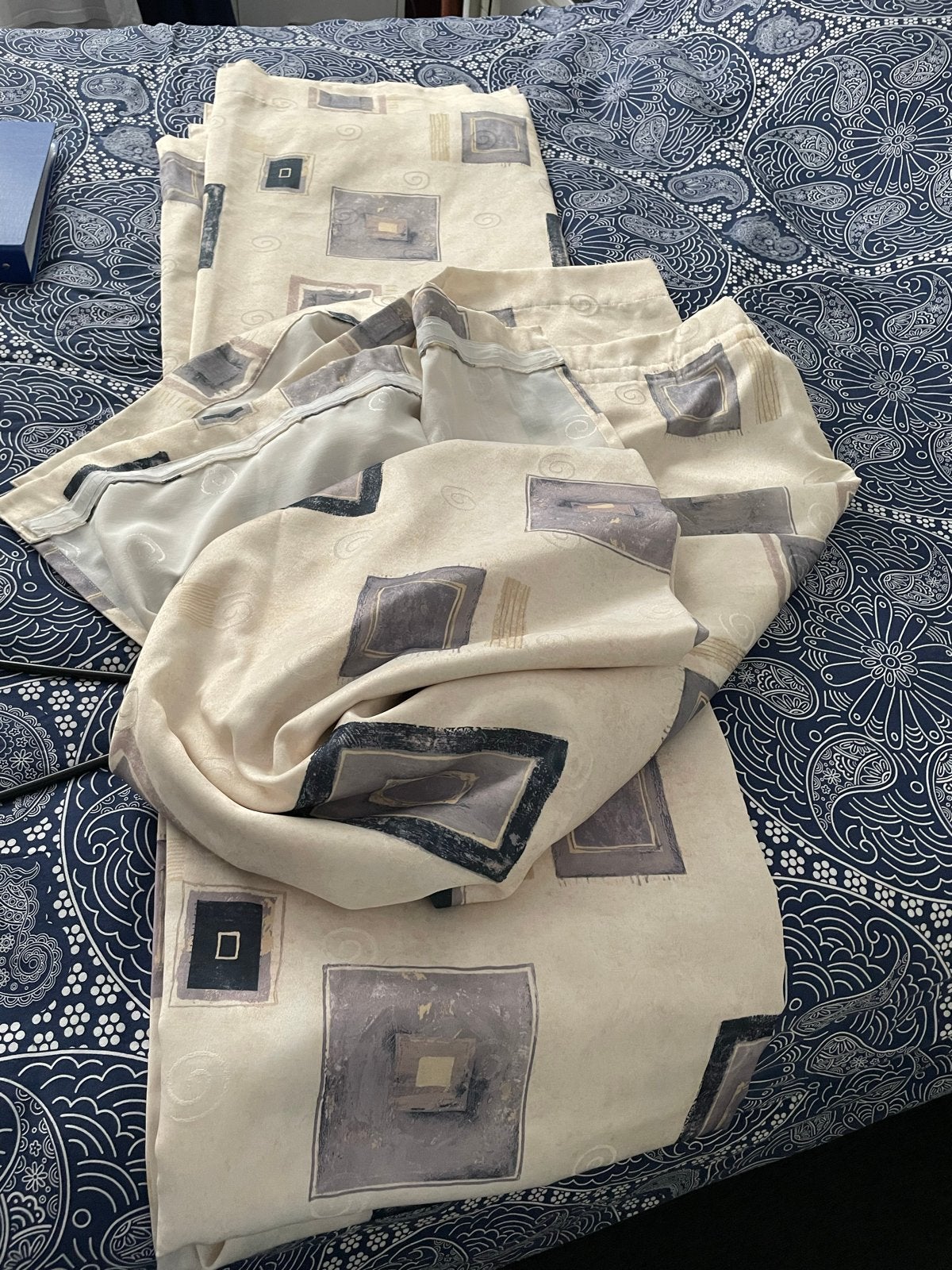 Gordijnen met vierkant patroon - Beige/Grijs, Met haken, Overige merken, Beige, Ophalen of Verzenden