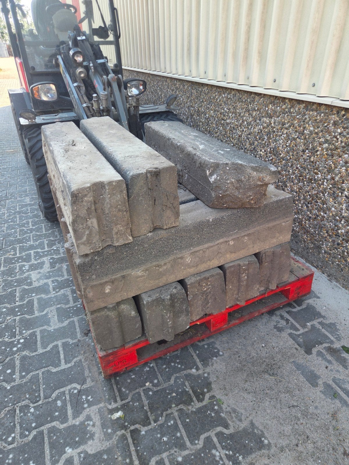 Gebruikte betonbanden 18/20x25x100cm - 13 stuks, Tuin en Terras, Tegels en Klinkers, Ophalen, Gebruikt, Overige materialen, Minder dan 5 m²