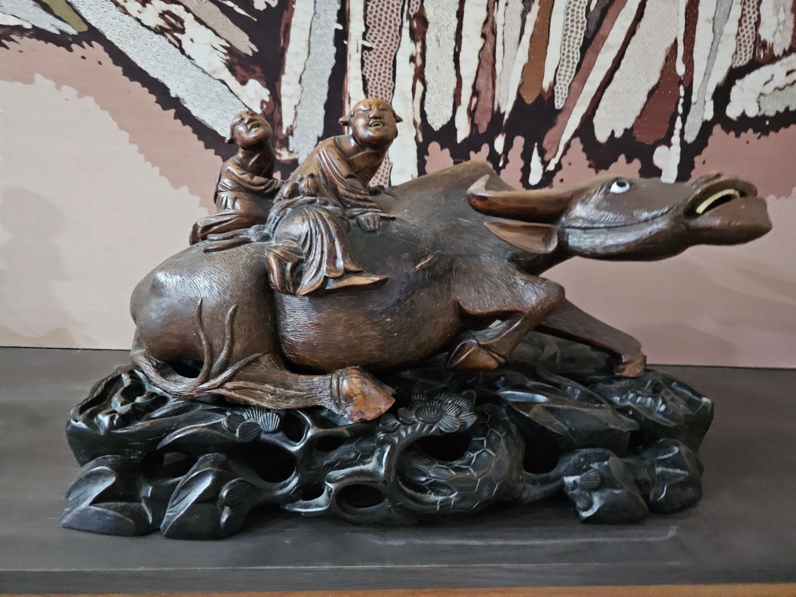 Houten sculptuur: buffel met twee figuren, Antiek en Kunst, Kunst | Beelden en Houtsnijwerken, Azië, Ophalen of Verzenden