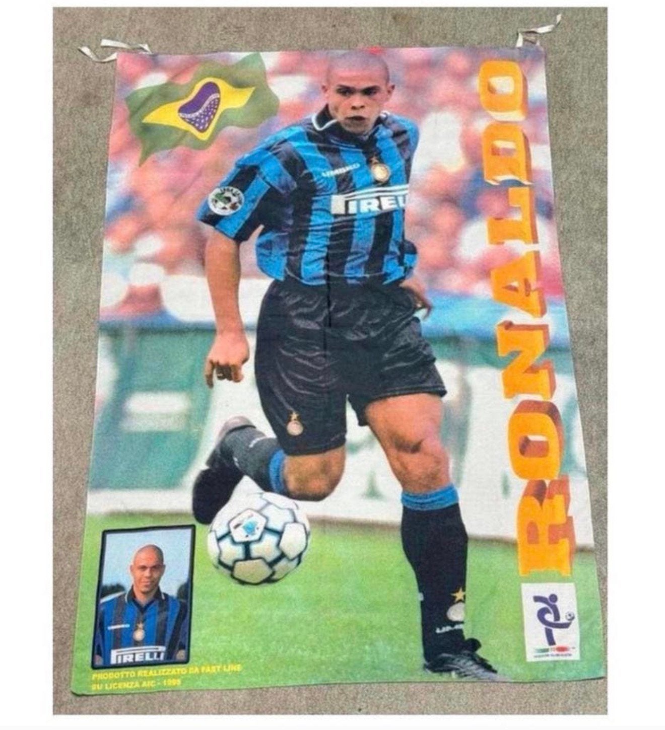 Echte Vintage Ronaldo Luís Nazário de Lima Inter Milan vlag, Buitenlandse clubs, Overige typen, Ophalen of Verzenden, Zo goed als nieuw