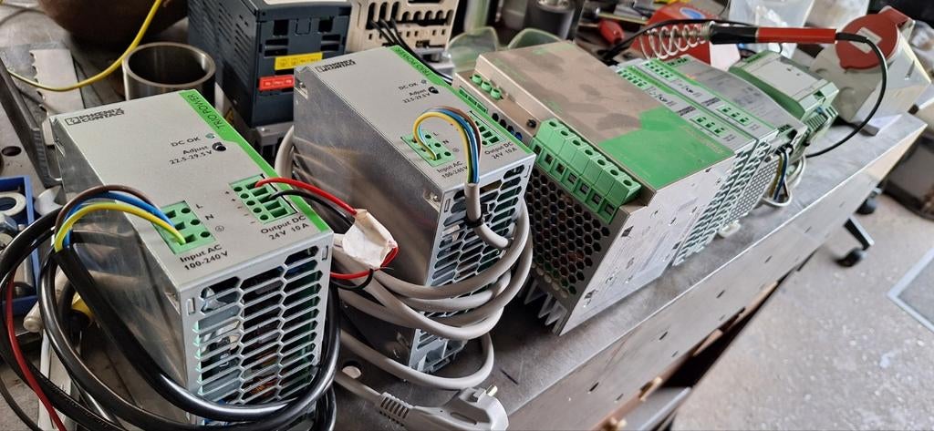 Voeding voedingen 12V, 24V, verschillende soorten Ampere, Hobby en Vrije tijd, Elektronica-componenten, Ophalen of Verzenden, Zo goed als nieuw
