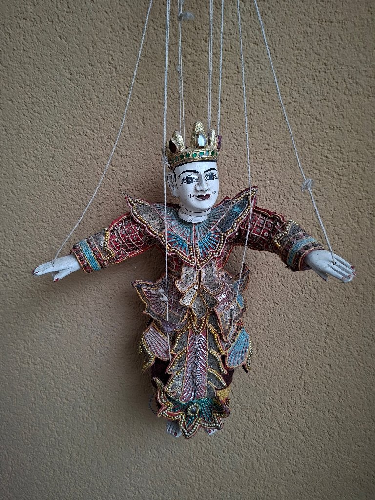 Een vintage handgemaakte marionetpop uit Zuidoost-Azië, Ophalen of Verzenden
