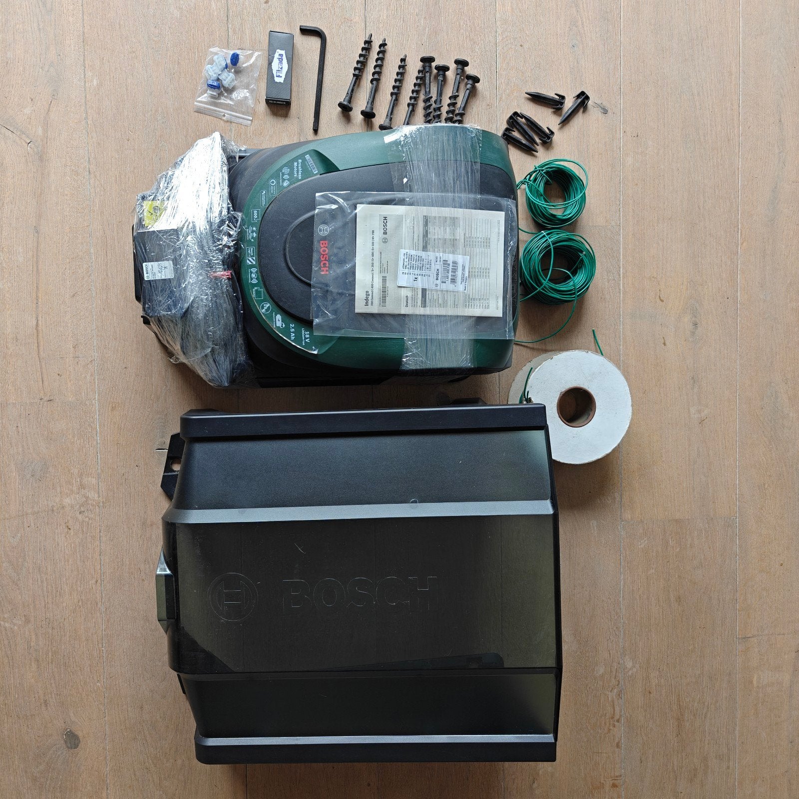 Bosch Indego S+ 500 robotmaaier + Garage, Ophalen, Gebruikt, Bosch indego, Bestuurbaar via app