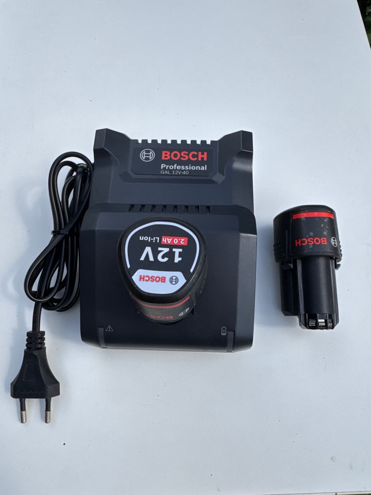 Bosch Professional GAL 12V-40 Snellader met 2x 12V Li-Ion ac, Ophalen of Verzenden, Zo goed als nieuw
