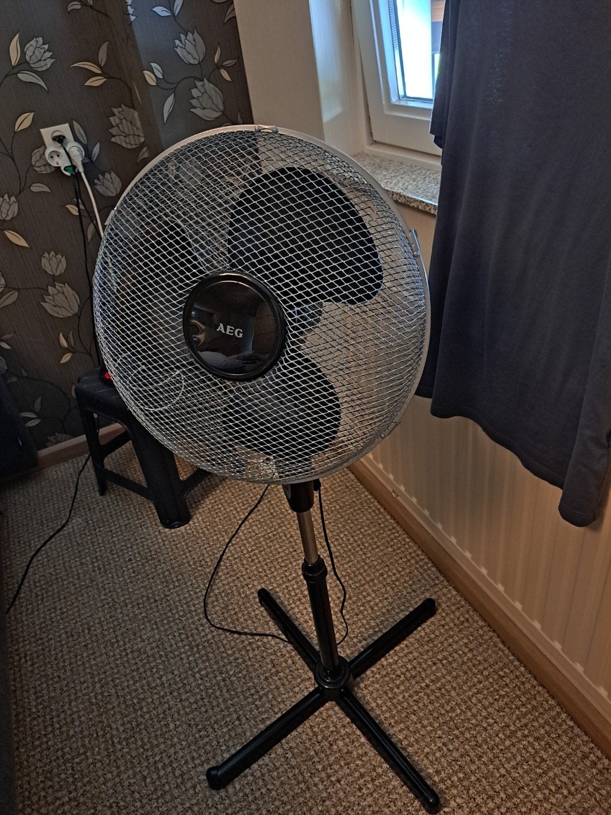 staande ventilator van AEG, Ophalen, Ventilator met afstandsbediening, Zo goed als nieuw, Statiefventilator