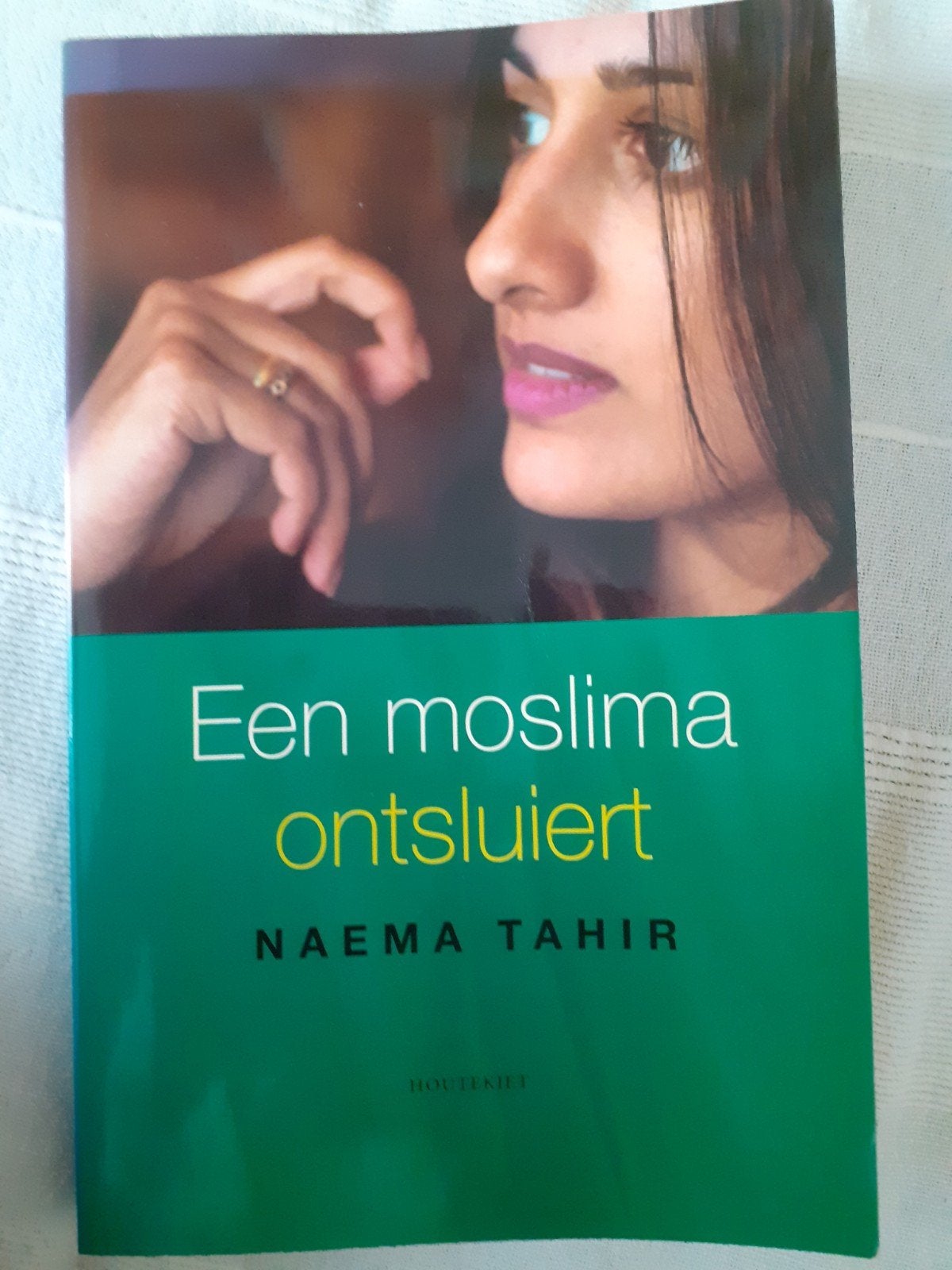 Een moslima ontsluierd, Ophalen of Verzenden
