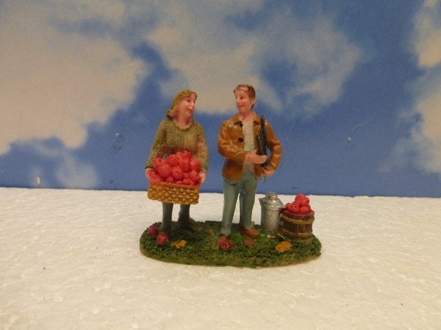 lemax apple pickers kerstdorp poppetjes appels plukken, Ophalen of Verzenden, Zo goed als nieuw