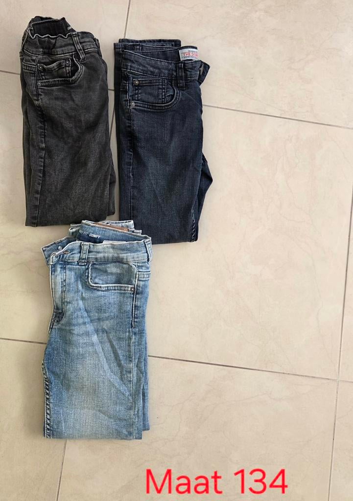 4 Stoere Jongens Jeans Maat 134 - Verzenden mogelijk, Ophalen of Verzenden, Jongen, Broek