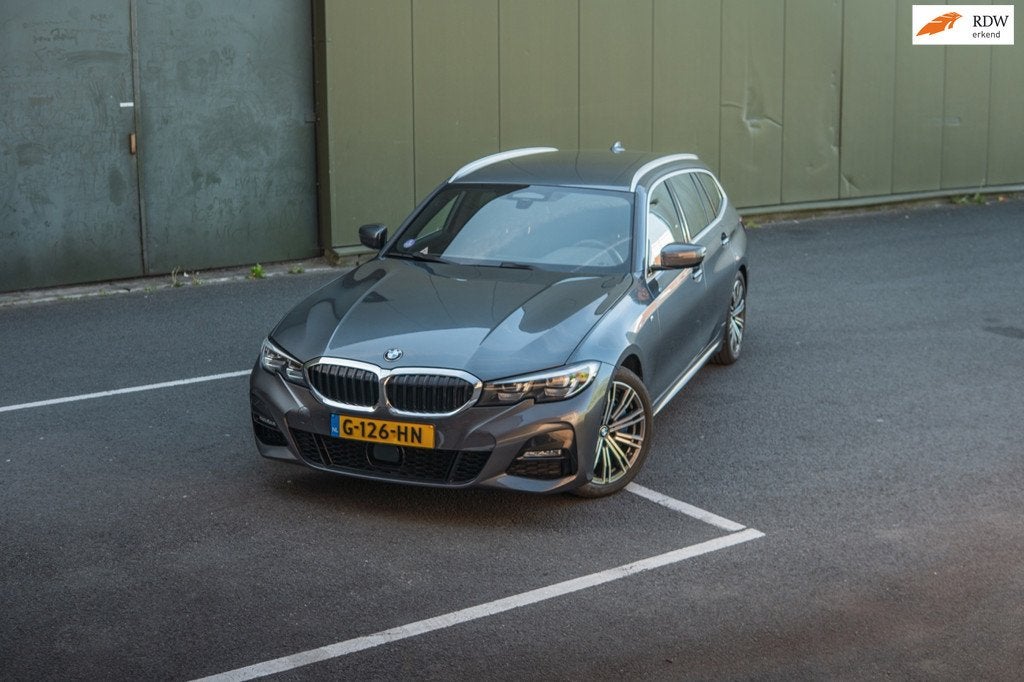 BMW 3-serie Touring 330i M Sport l alcantara l H&K l ACC l T, Auto's, BMW, Automaat, 1998 cc, Achterwielaandrijving, Gebruikt