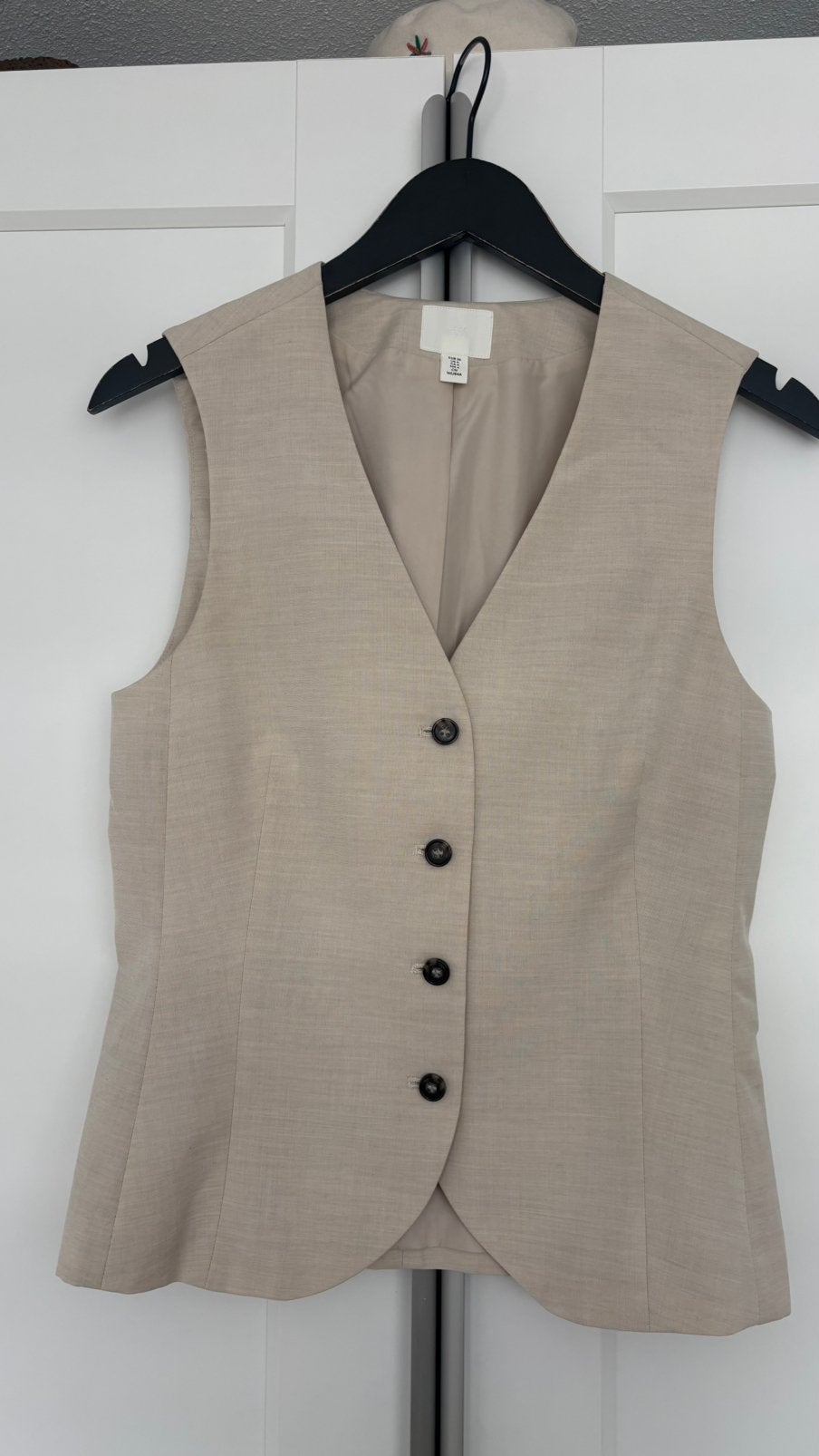 Mooi beige gilet H&M. Nieuw, Kleding | Dames, Tops, Beige, Nieuw, Ophalen of Verzenden, Maat 36 (S)