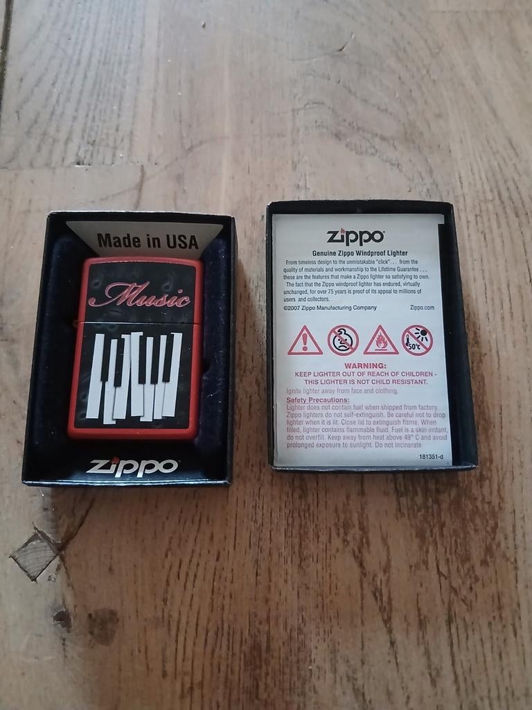 Zippo aansteker 'Music' - Nieuw in doos, Ophalen of Verzenden, Nieuw, Aansteker