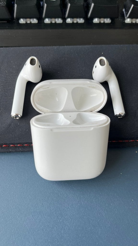 AirPods 2 2e generatie compleet met case en oortjes + doos