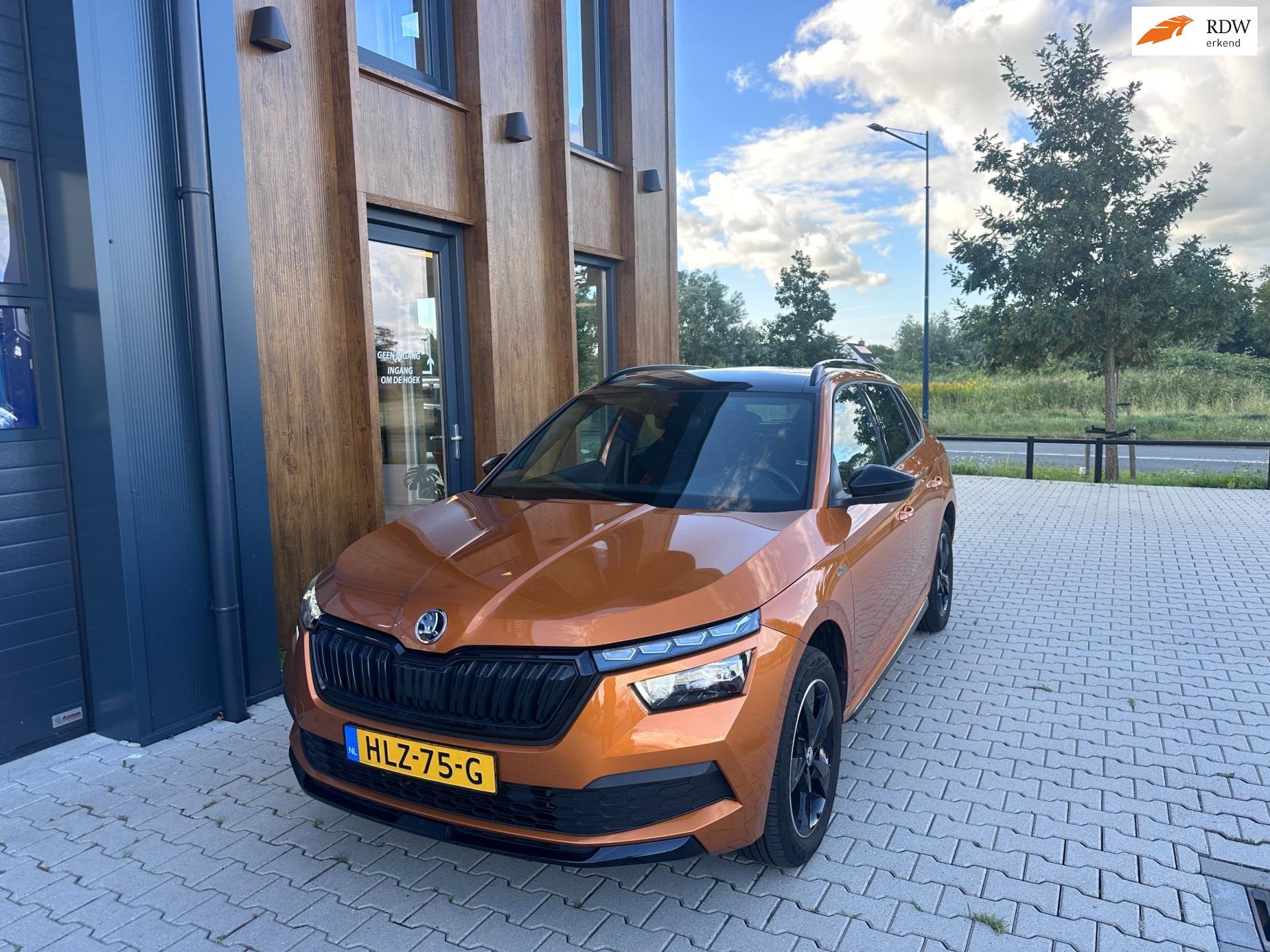 Skoda KAMIQ 1.0 TSI Sport Monte Carlo, Dealer onderhouden, Stof, Gebruikt, Overige kleuren
