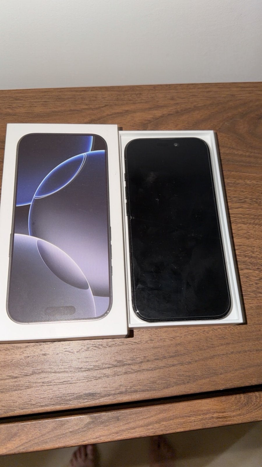 iPhone 16 Pro Groen - 1 jaar garantie Mediamarkt, Telecommunicatie, Ophalen of Verzenden, Zo goed als nieuw, Zonder abonnement