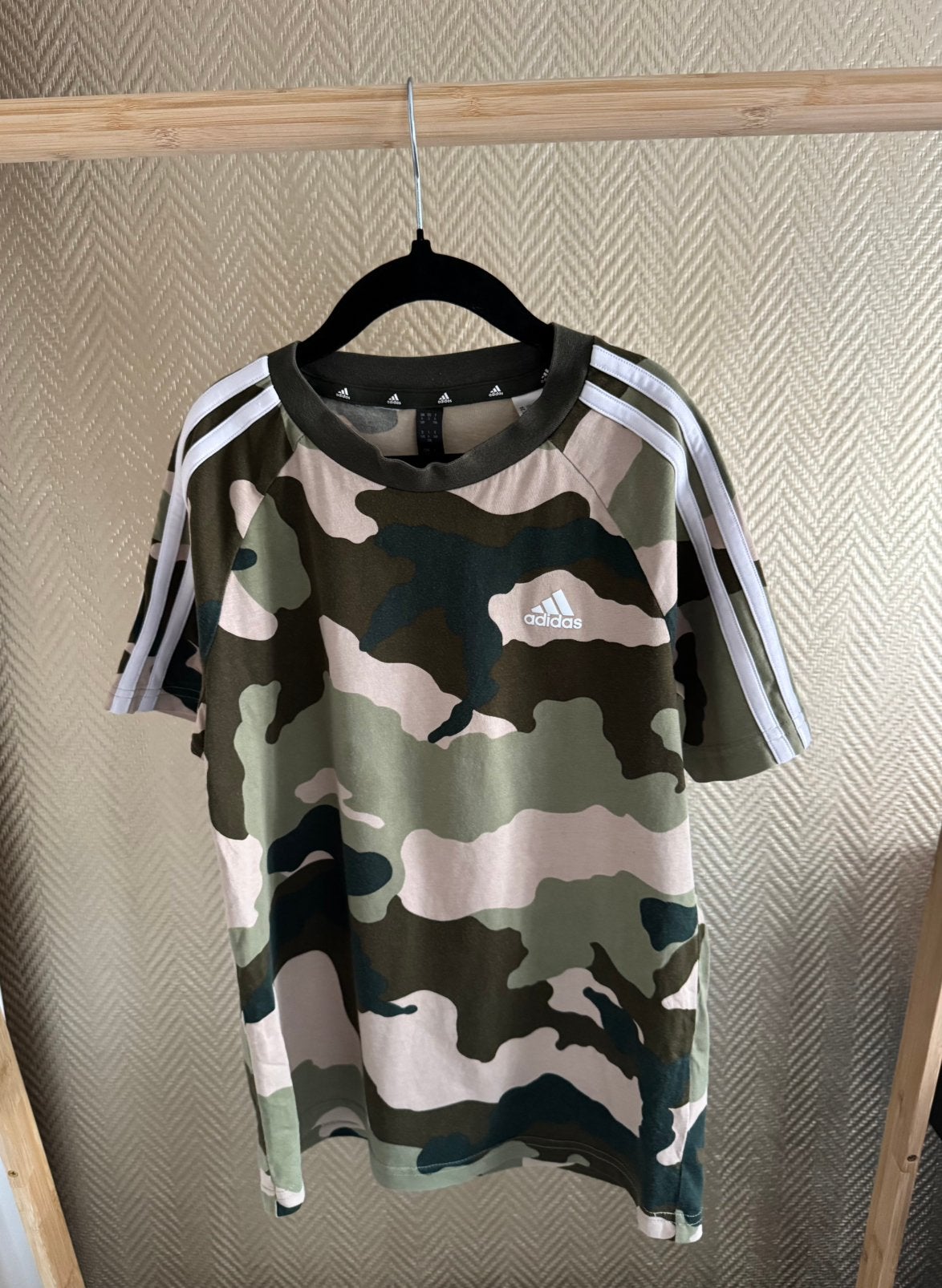 Adidas tshirt leger, maat 140, Ophalen of Verzenden, Zo goed als nieuw, Jongen, Shirt of Longsleeve