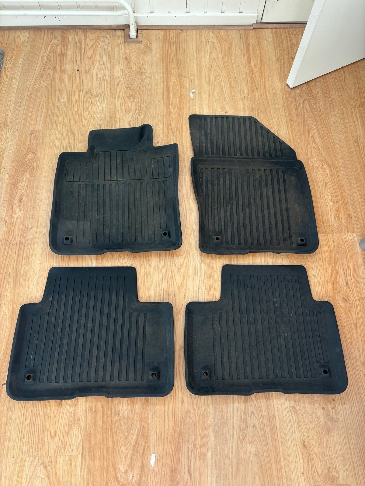 Volvo S60 (2019-heden) rubberen mattenset, Ophalen, Gebruikt