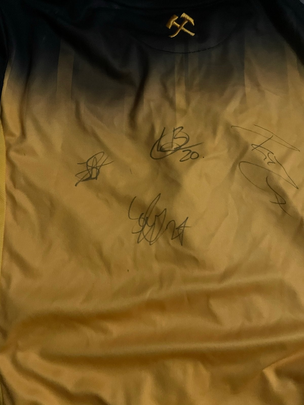 Gesigneerd Roda JC shirt - Uniek verzamelobject!, Verzamelen, Sportartikelen en Voetbal, Ophalen, Zo goed als nieuw, Roda JC, Shirt
