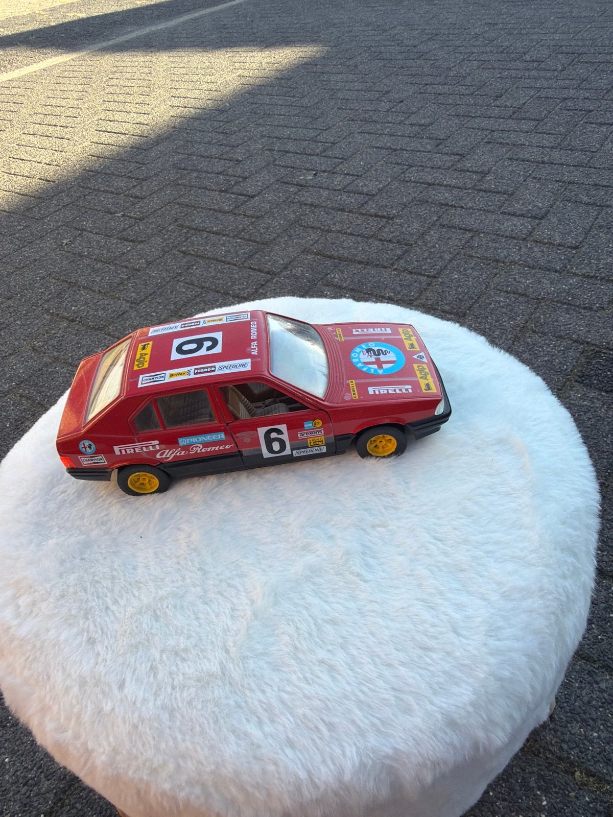 Burago Alfa Romeo 33 Rally Auto Schaalmodel 1:24, Ophalen of Verzenden, Gebruikt