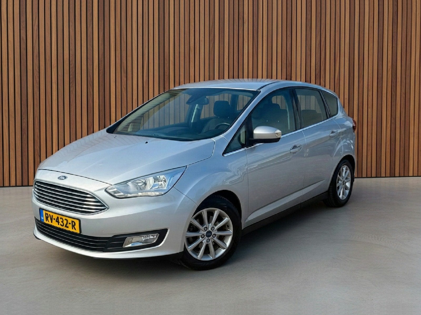 Ford C-MAX 1.0 Titanium | Sensoren | Airco | Navigatie, Voorwielaandrijving, Gebruikt, Euro 6, Handgeschakeld
