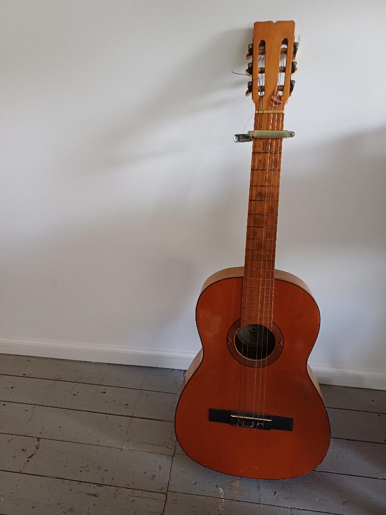 spaanse gitaar met toebehoren, Ophalen, Gebruikt, Klassieke of Spaanse gitaar