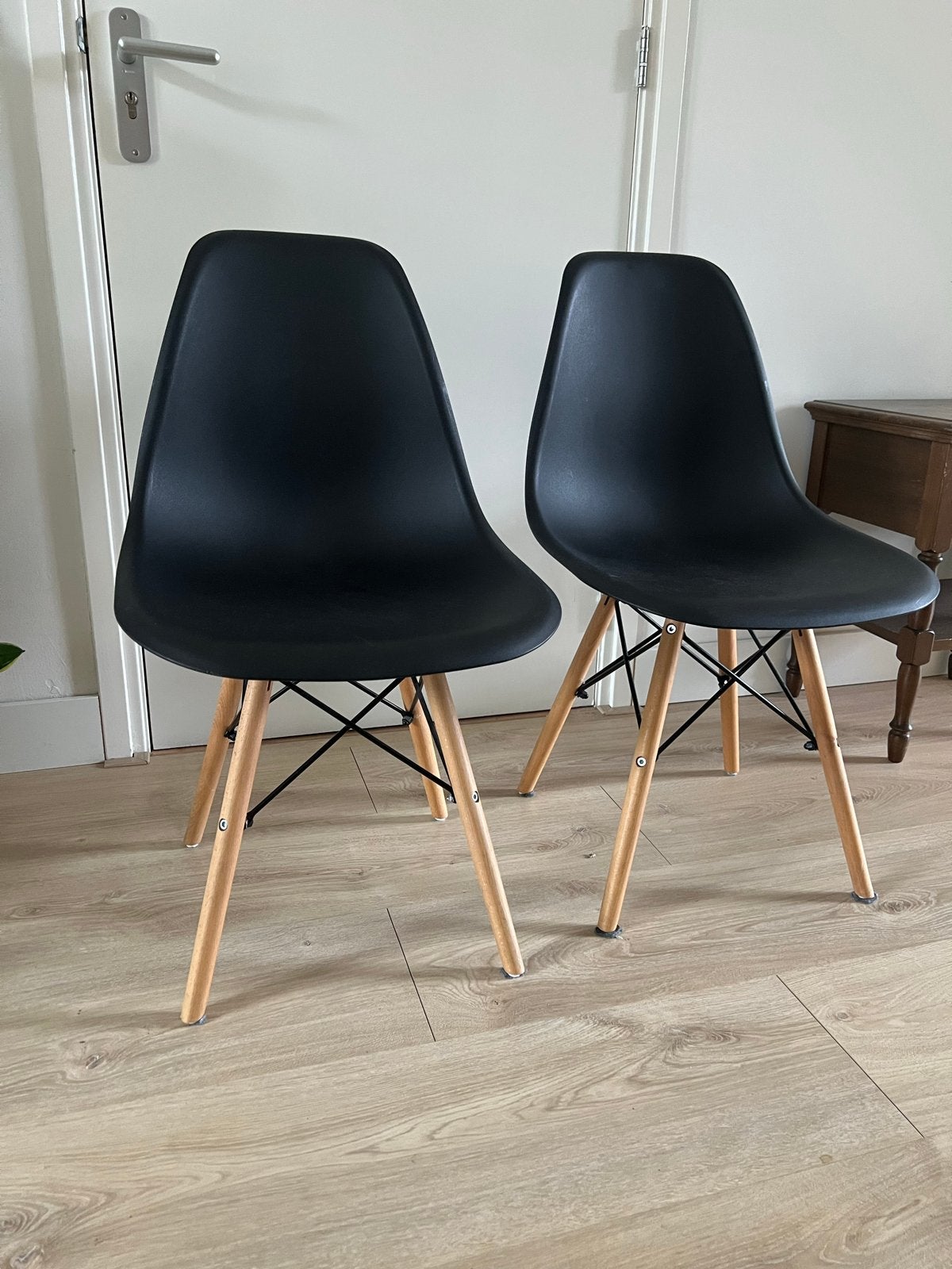 Set van 2 zwarte stoelen met houten poten, Ophalen, Gebruikt, Twee, Zwart