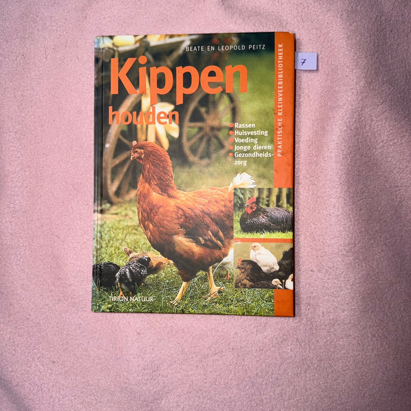 Boek: Kippen Houden (Praktische Kleinveebibliotheek), Gelezen, Ophalen of Verzenden, Tirion, Pluimvee