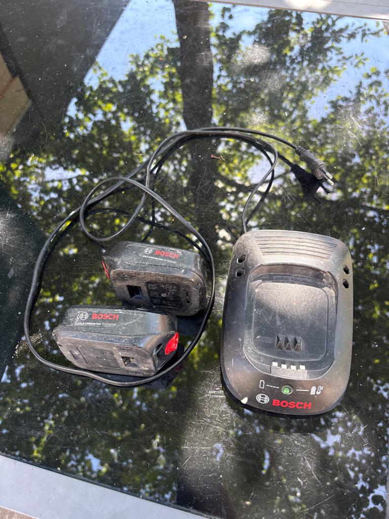 Bosch 14.4V Accu's en Lader - Gebruikt, Ophalen of Verzenden, Gebruikt