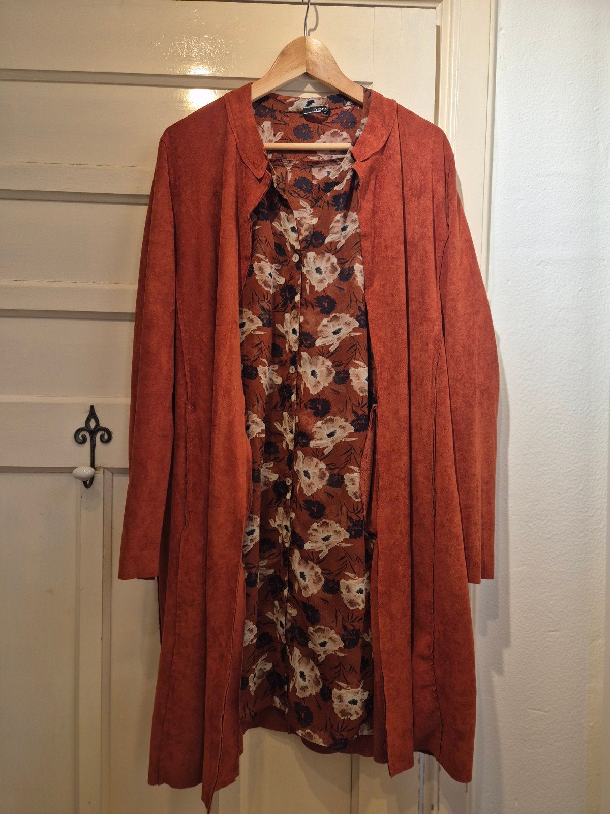 set blouse mt 46 met suedine jasje  mt 44, Kleding | Dames, Ophalen of Verzenden, Zo goed als nieuw, Blouse of Tuniek