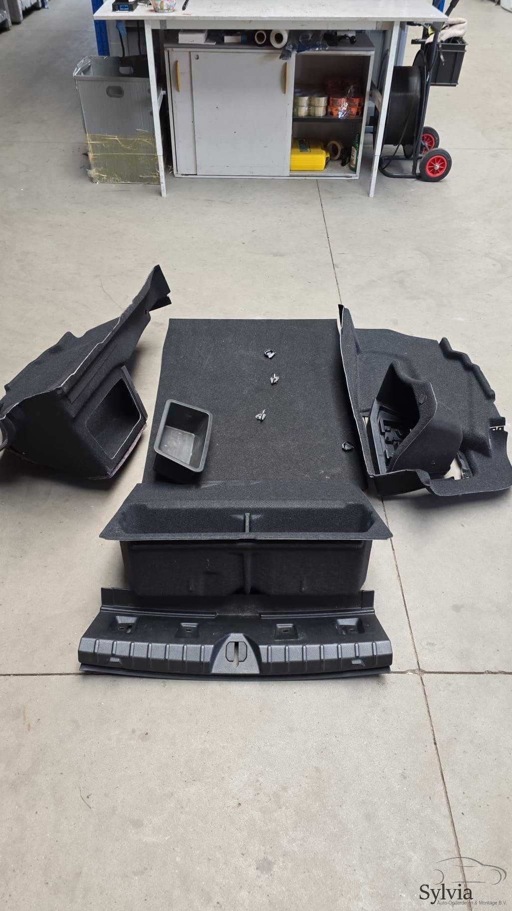 Bekleding set  kofferbak bagageruimte Antraciet / zwart  BMW, Auto-onderdelen, Interieur en Bekleding, Gebruikt, -, -, Ophalen of Verzenden