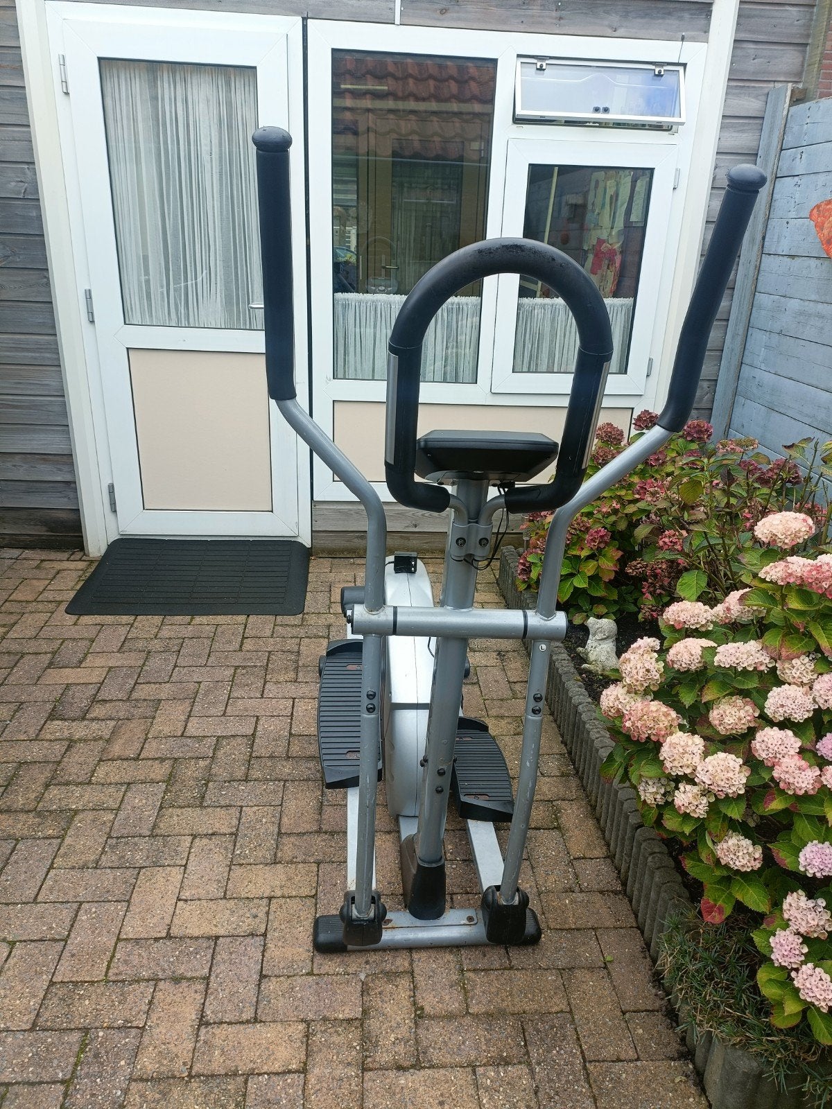 Medion Crosstrainer - Werkt nog naar behoren, Sport en Fitness, Ophalen, Benen, Gebruikt, Crosstrainer