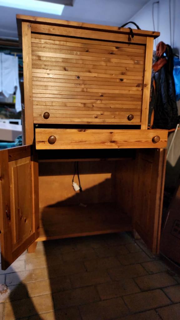 Houten kast met Rolluik en Opbergruimte, Ophalen, Gebruikt