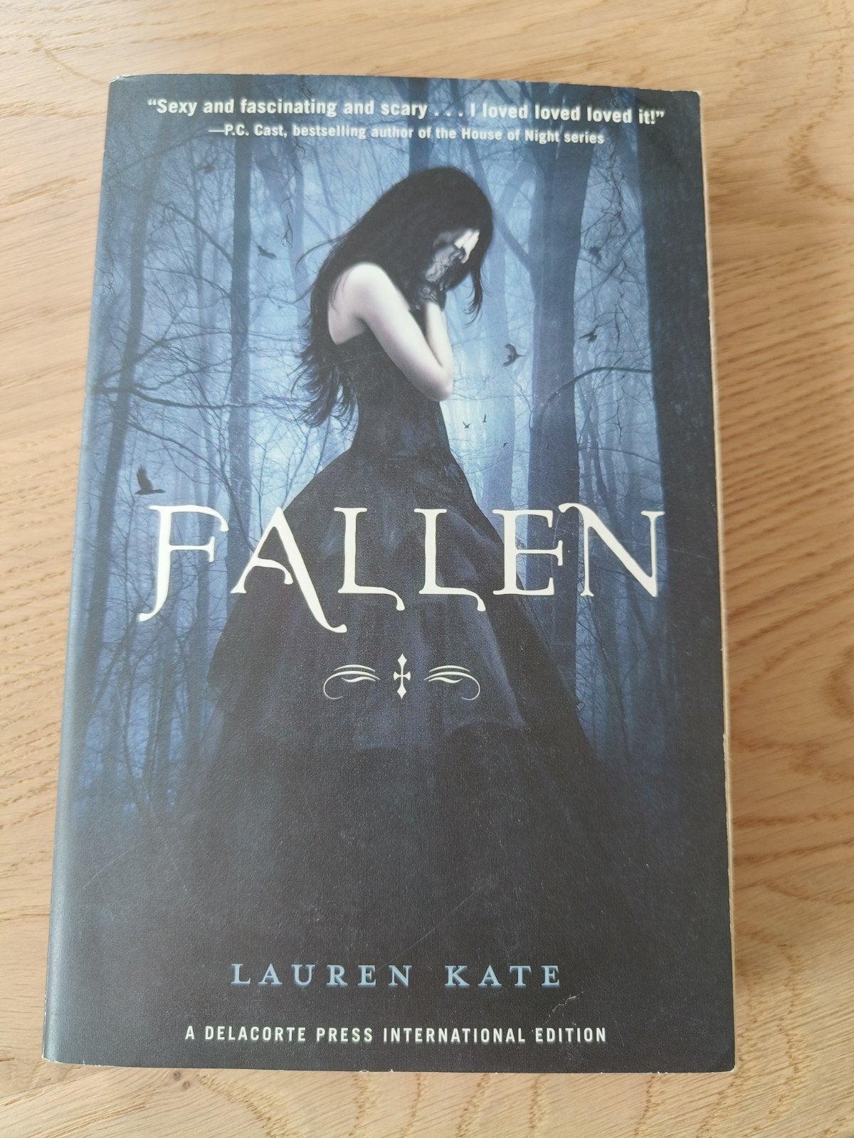 Lauren Kate - Fallen, Ophalen of Verzenden, Zo goed als nieuw, Lauren Kate