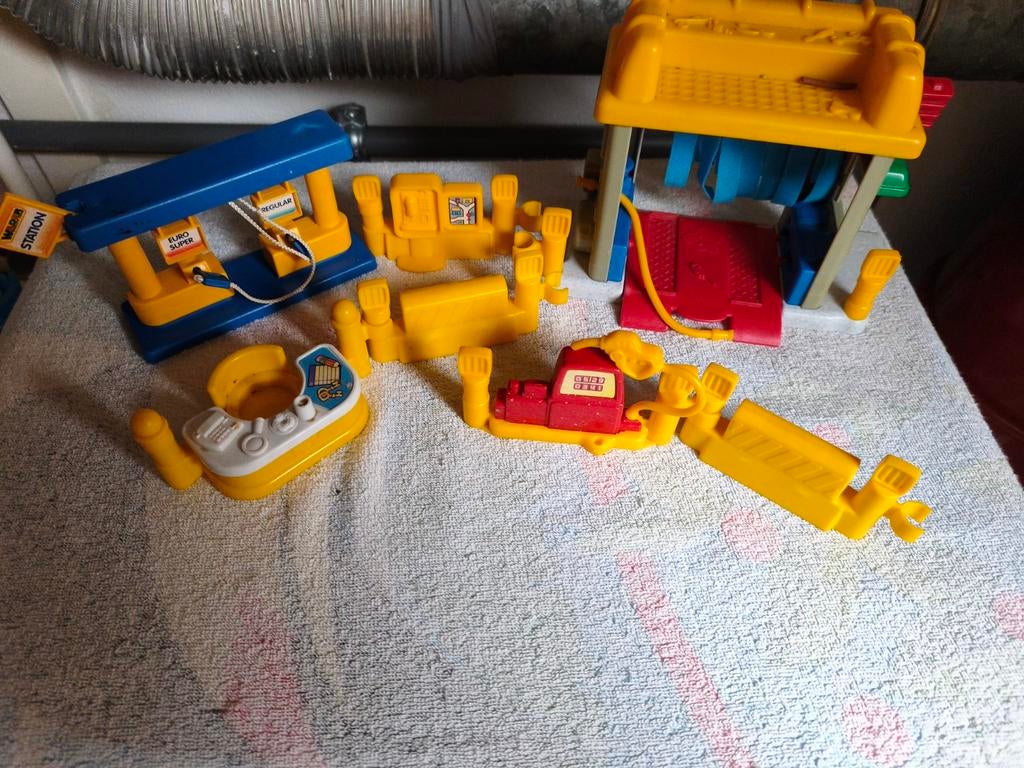 Benzine station en wasstraat Mattel Fisher Price, Ophalen of Verzenden, Speelset