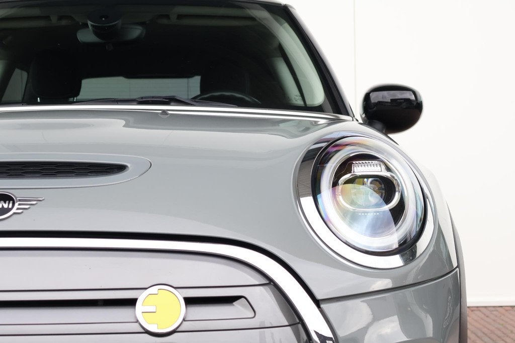 MINI Electric Essential 33 kWh Navigatie / cruise control /, Auto's, Mini, Stof, 4 stoelen, Mini Electric, Automatische klimaatregeling