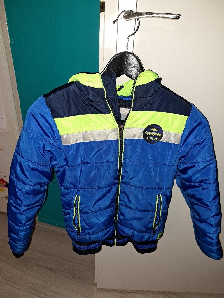 Blauwe winterjas / jas maat 128, Kinderen en Baby's, Kinderkleding | Maat 128, Ophalen of Verzenden, Gebruikt, Jongen, Jas