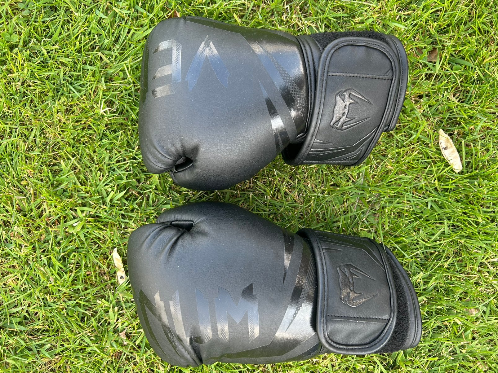 Venum kickbox set, Ophalen, Zo goed als nieuw, Bokshandschoenen