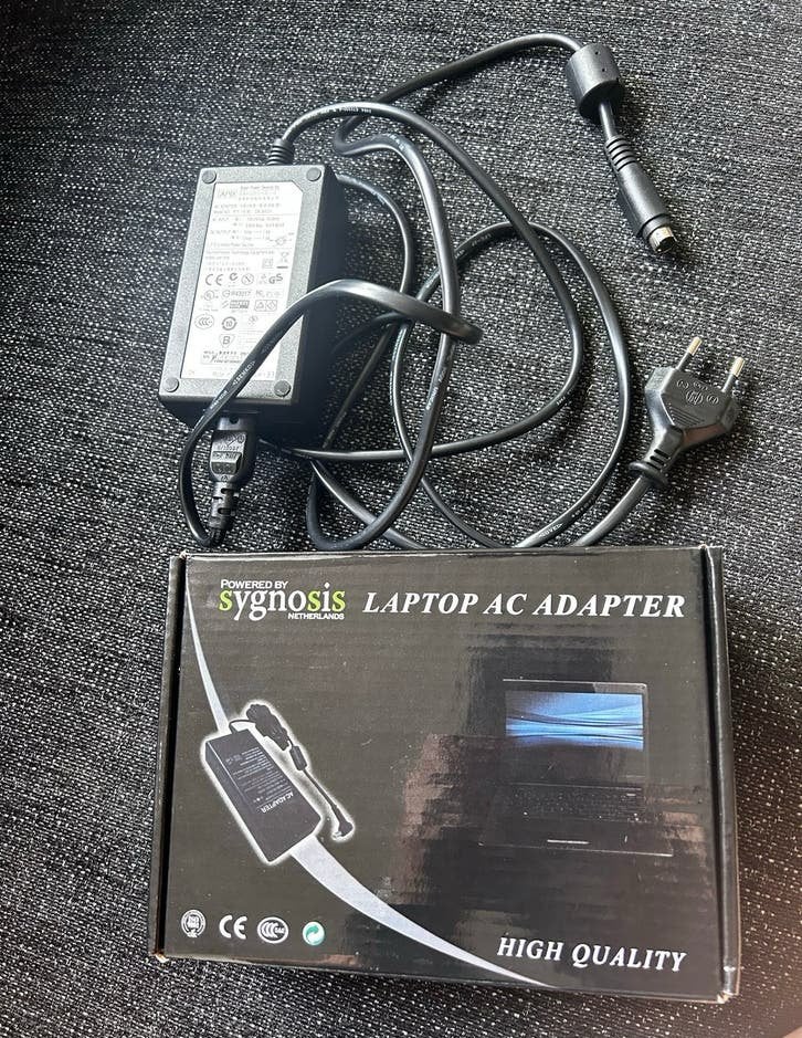 Sygnosis Laptop AC Adapter - Nieuw in doos, Computers en Software, Ophalen of Verzenden, Nieuw