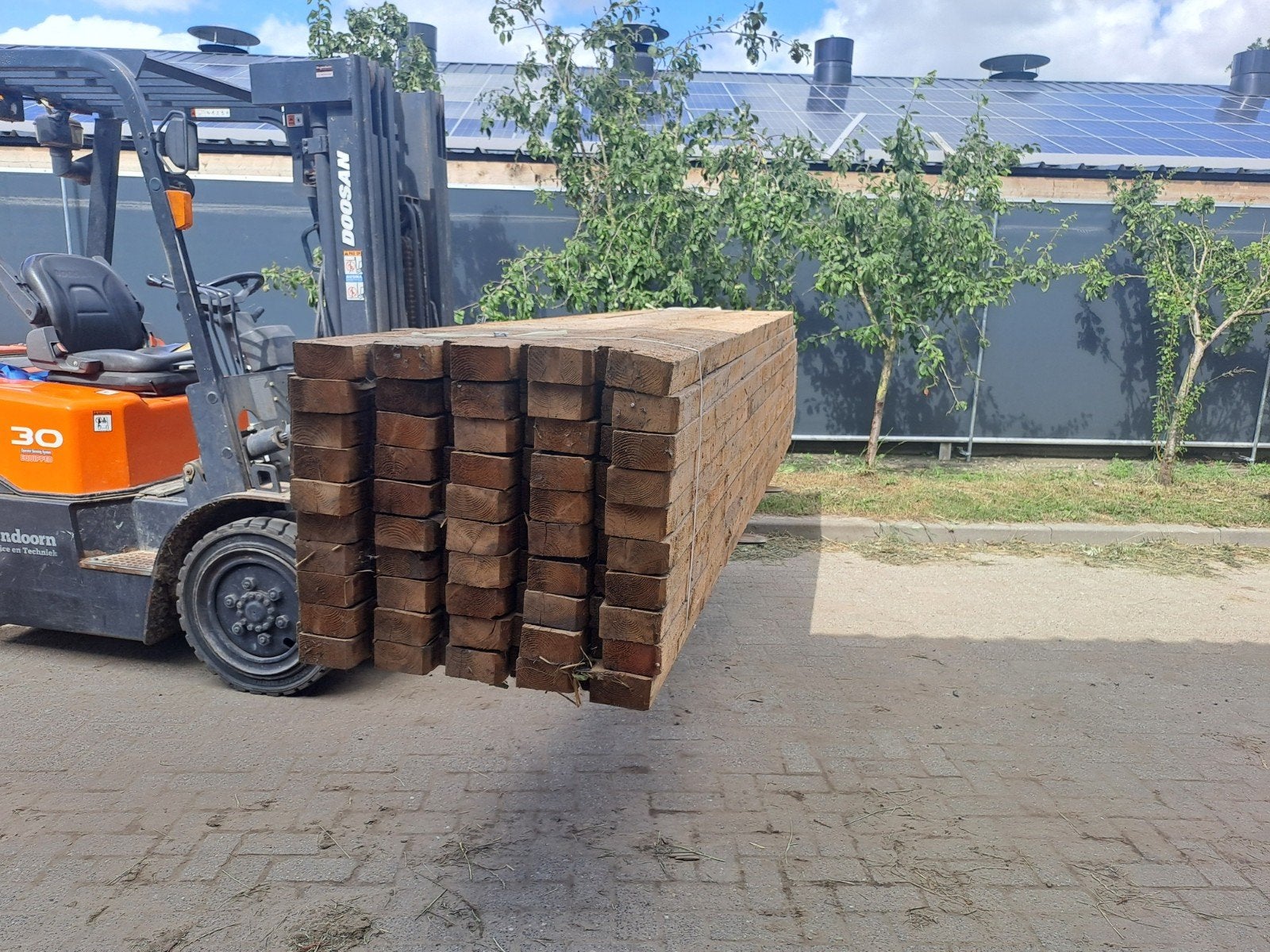 Houten balken - Diverse maten beschikbaar, Doe-het-zelf en Verbouw, Hout en Planken, Gebruikt, Ophalen of Verzenden, Balk, Overige houtsoorten